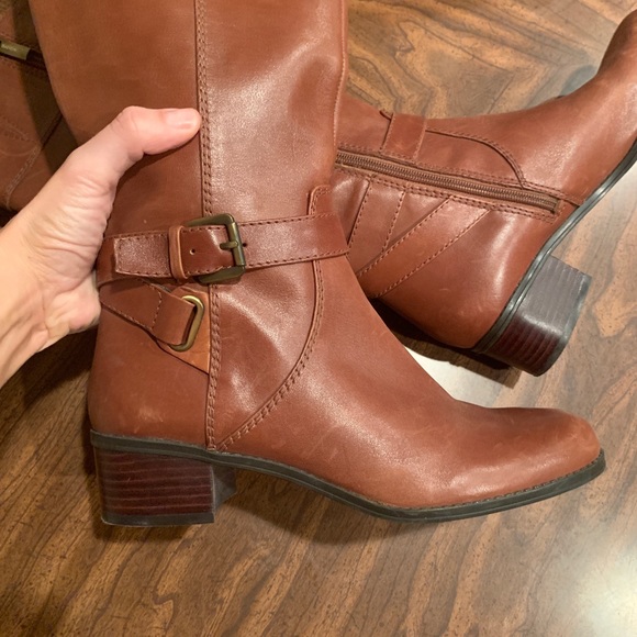 Bandolino Brown Boots - Picture 3 of 6